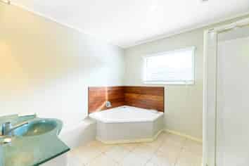 23 Goldfinch Rise, Unsworth Heights