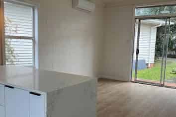 2/15a Moana Avenue, Onehunga