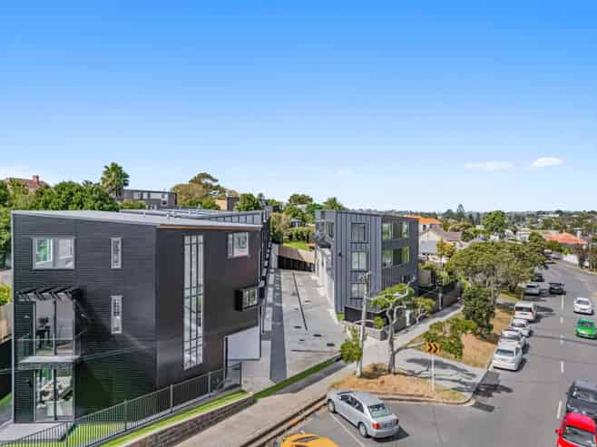 6 Riddell Road, Glendowie