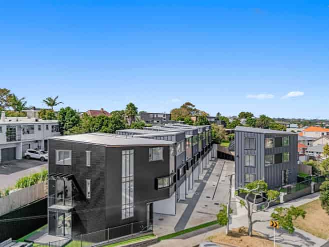 6 Riddell Road, Glendowie