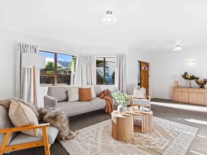 14B North Street, Woodhill