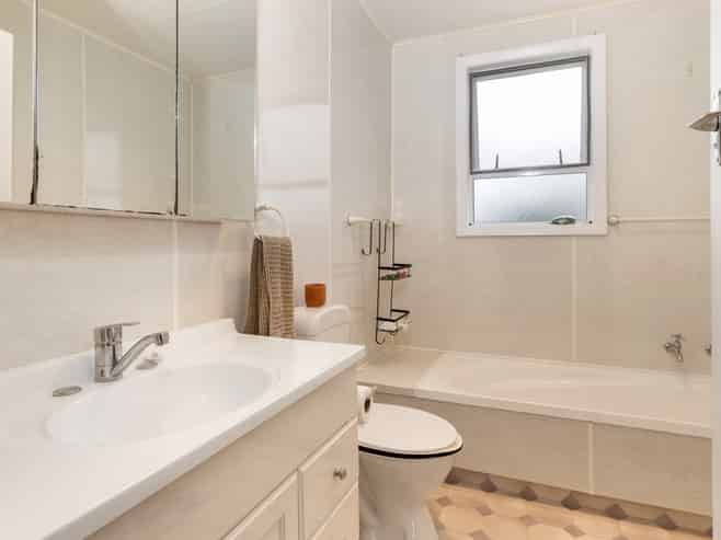 21 Newbourne Cresent, Redwoodtown