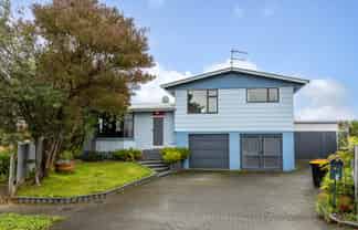 21 Newbourne Cresent, Redwoodtown