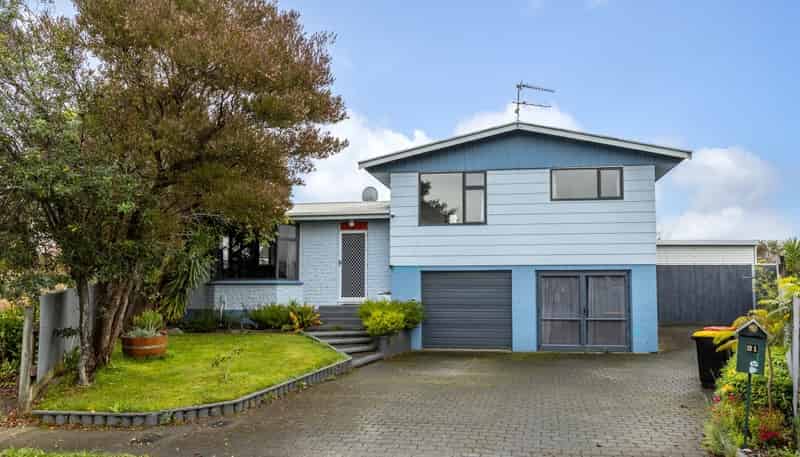 21 Newbourne Cresent, Redwoodtown