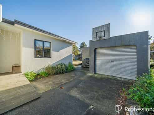 18 Burden Avenue, Wainuiomata