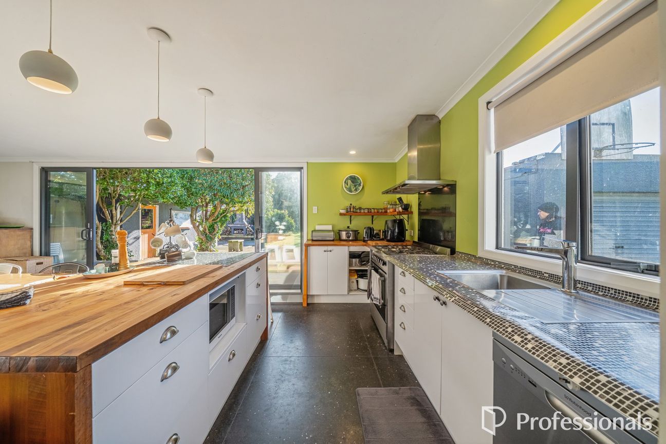 Family Living with Space, Sun and Style - Bilde 4