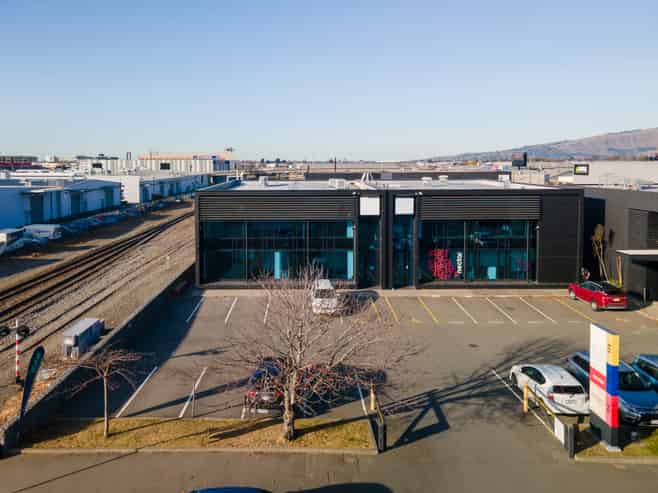 Office with Profile to Montreal St + Car Parking