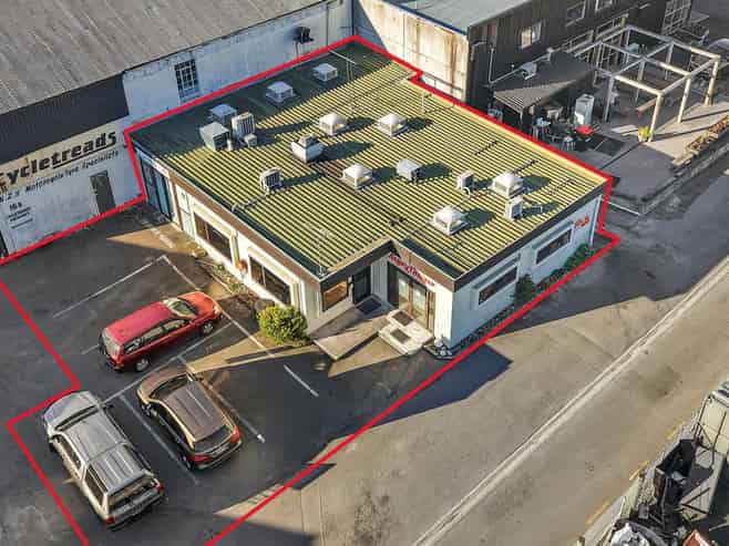 Fully leased city-fringe investment