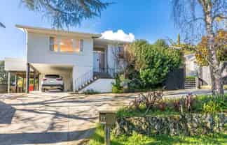 77 Roseberry Avenue, Birkenhead