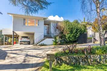 77 Roseberry Avenue, Birkenhead