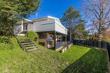 77 Roseberry Avenue, Birkenhead