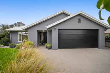 11 Pascoe Drive, Woodend