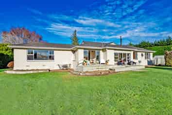 125 East Road, Ascot
