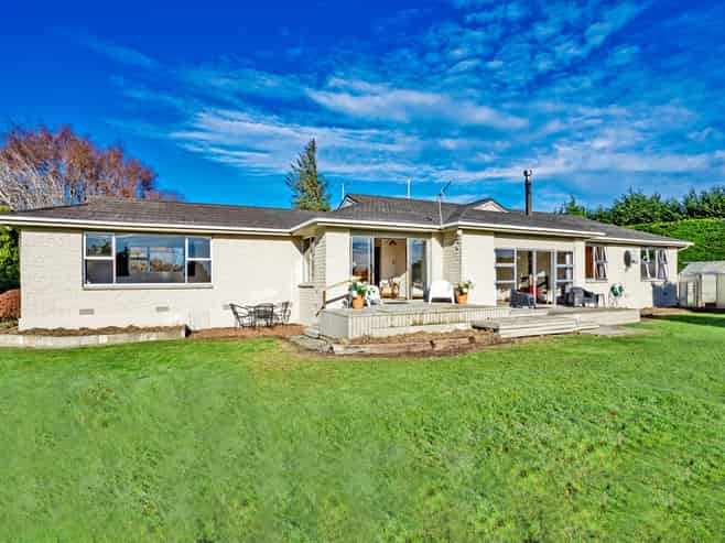 125 East Road, Ascot