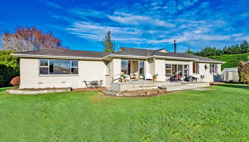 125 East Road, Ascot