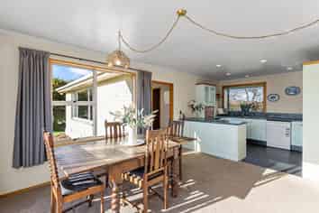 125 East Road, Ascot