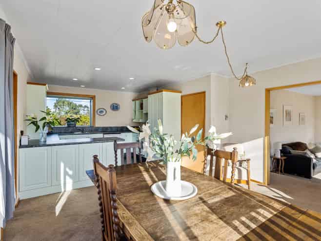 125 East Road, Ascot