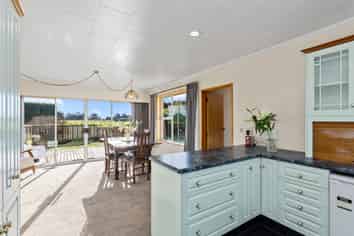 125 East Road, Ascot