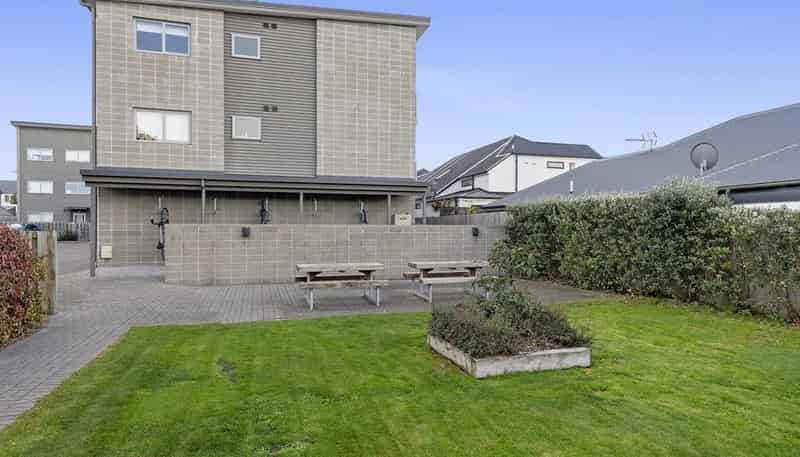 8/101 Caledonian Road, Saint Albans