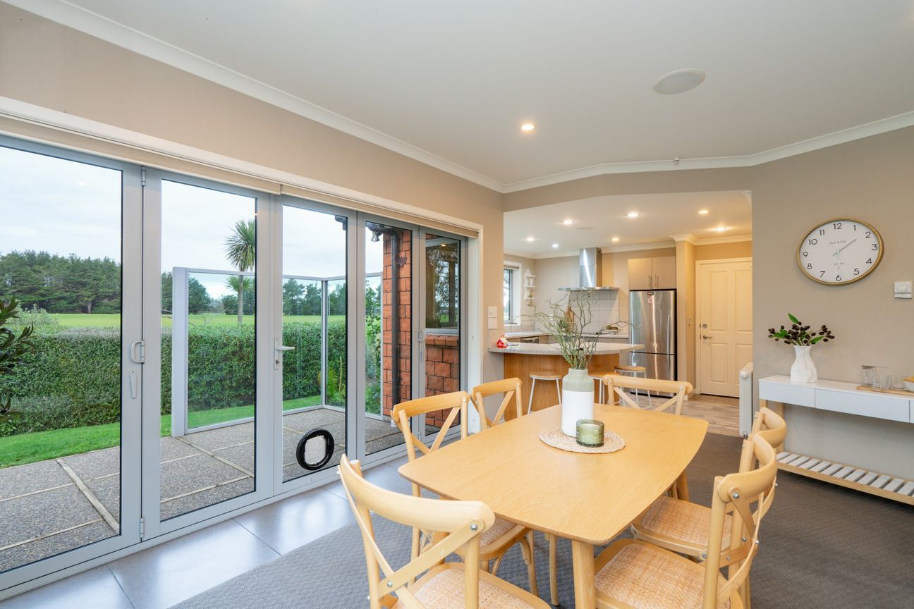 Modern Townhouse in Picturesque Location – pohled 6