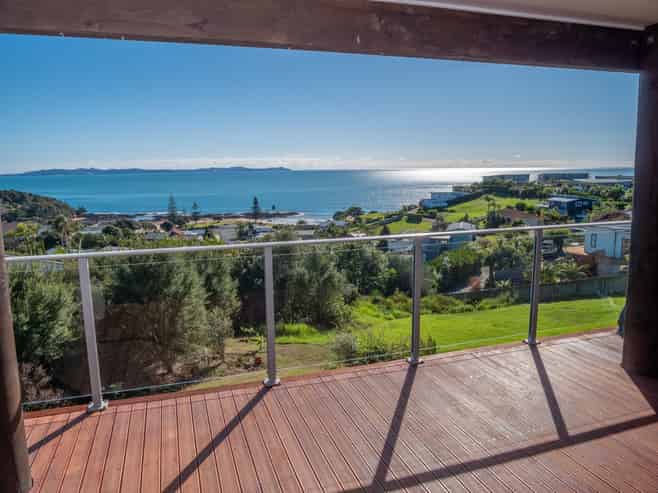 37 Dudley Crescent, Cable Bay