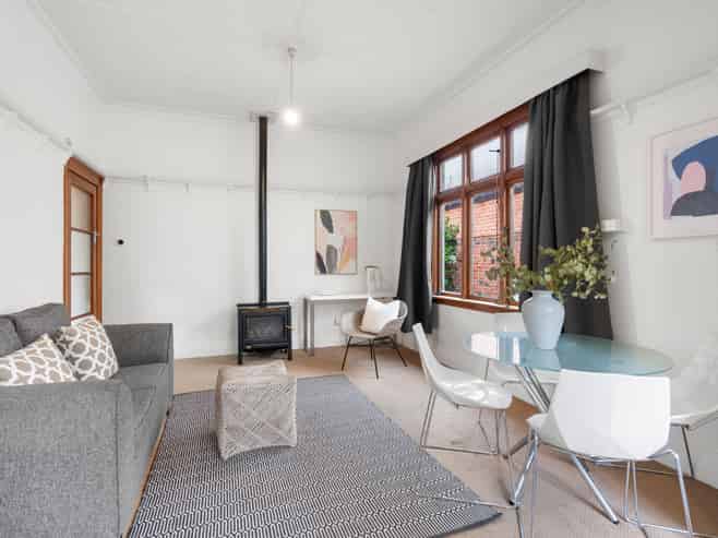 18  Burnett Street, CALTON HILL