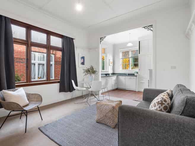 18  Burnett Street, CALTON HILL