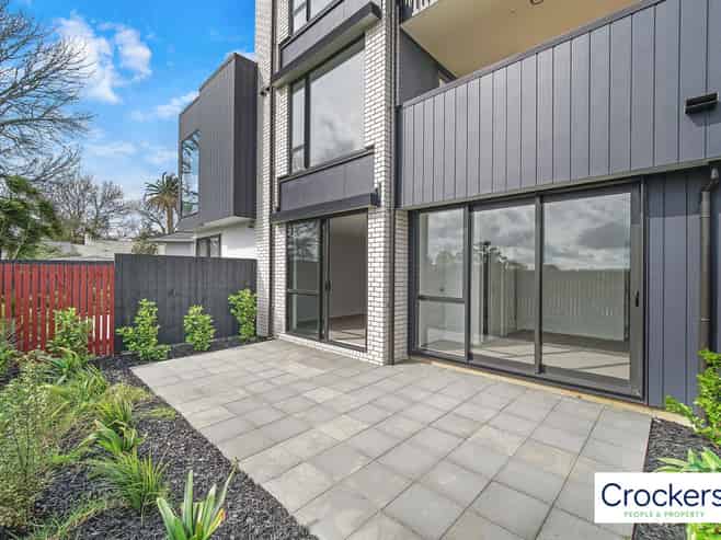 4/10 Treasure Lane, Te Atatu South