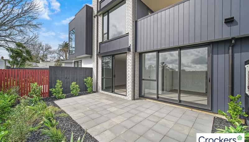 4/10 Treasure Lane, Te Atatu South