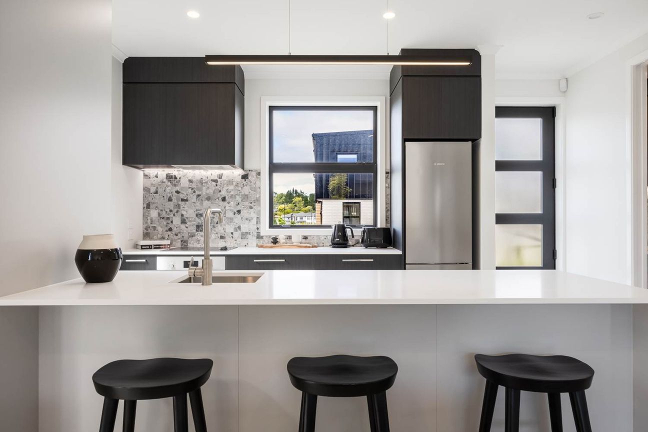 BRAND NEW - WIN YOUR HOUSE BACK – pohled 3