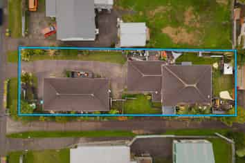 81 Royal Road, Massey