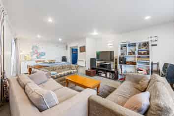 81 Royal Road, Massey