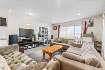 81 Royal Road, Massey
