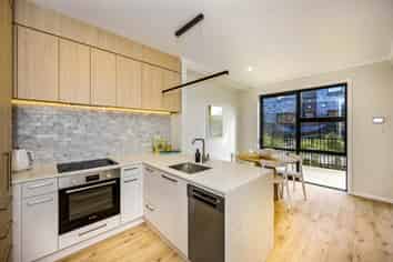 10/14 Yozin Road, Swanson