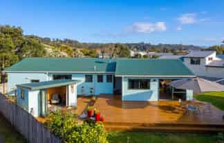 13 Charles Green, Cooks Beach