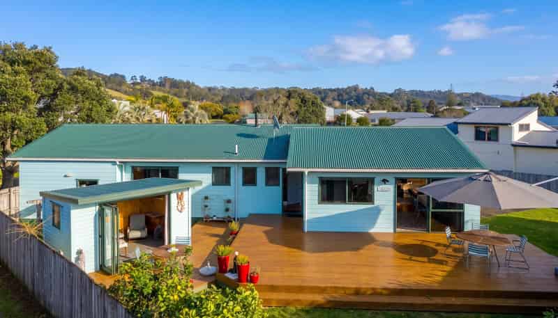 13 Charles Green, Cooks Beach