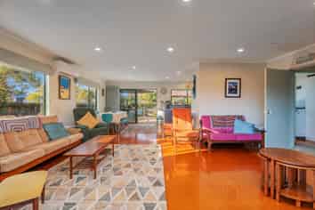 13 Charles Green, Cooks Beach