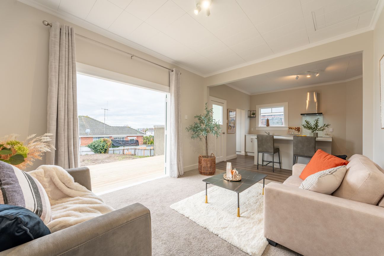 Owner Overseas - Instructions Are Clear: Sell - Bild 4