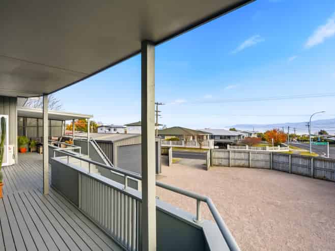 42 Ngamotu Road, Hilltop