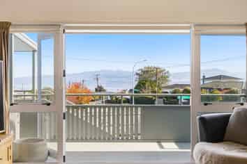 42 Ngamotu Road, Hilltop