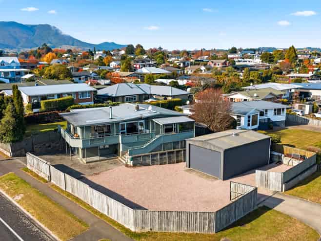 42 Ngamotu Road, Hilltop