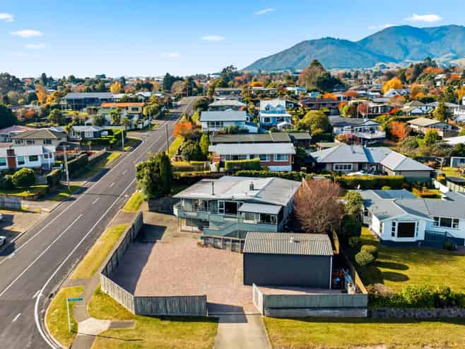 42 Ngamotu Road, Hilltop