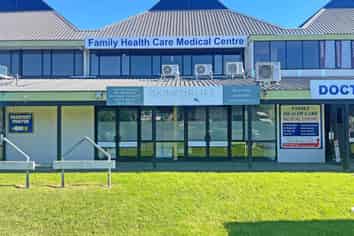 GROUND FLOOR RETAIL/OFFICE IN MEDICAL PRECINCT
