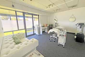 GROUND FLOOR RETAIL/OFFICE IN MEDICAL PRECINCT
