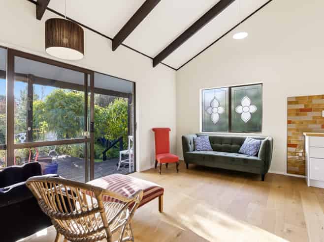 32 Charles Crescent, Rainbow Point