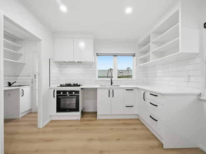 2/62 Great South Road, Papakura