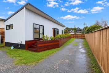 22 Babbacombe Avenue , Otaki Beach