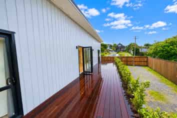 22 Babbacombe Avenue , Otaki Beach