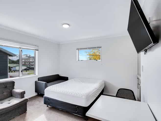 D/8/30 Hunter Street, Hamilton Lake