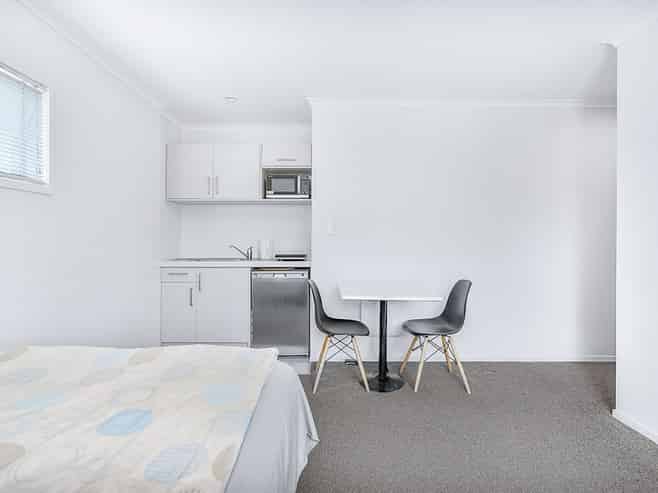 D/8/30 Hunter Street, Hamilton Lake